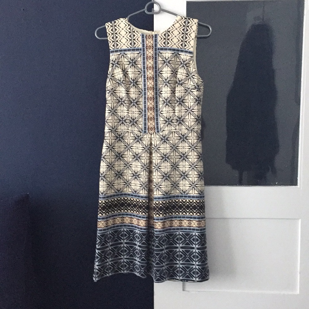 Maggy London sleeveless patterned dress size 6